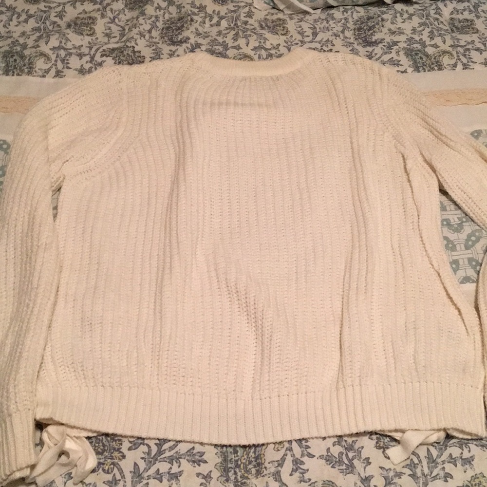 Side tie sweater - Picture 3 of 5
